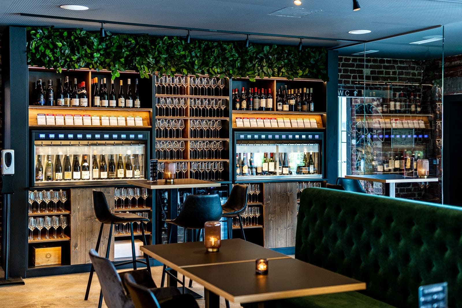 Wein mal anders Die Le Kork Weinbar Le Kork